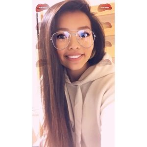 Meet your Posher, May